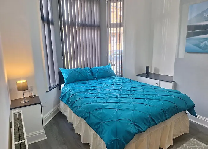 Family House Sleeps 10